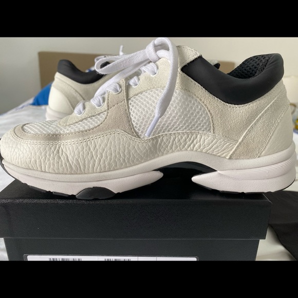 Chanel black and white classic sneakers, size 36.5 - Picture 7 of 9